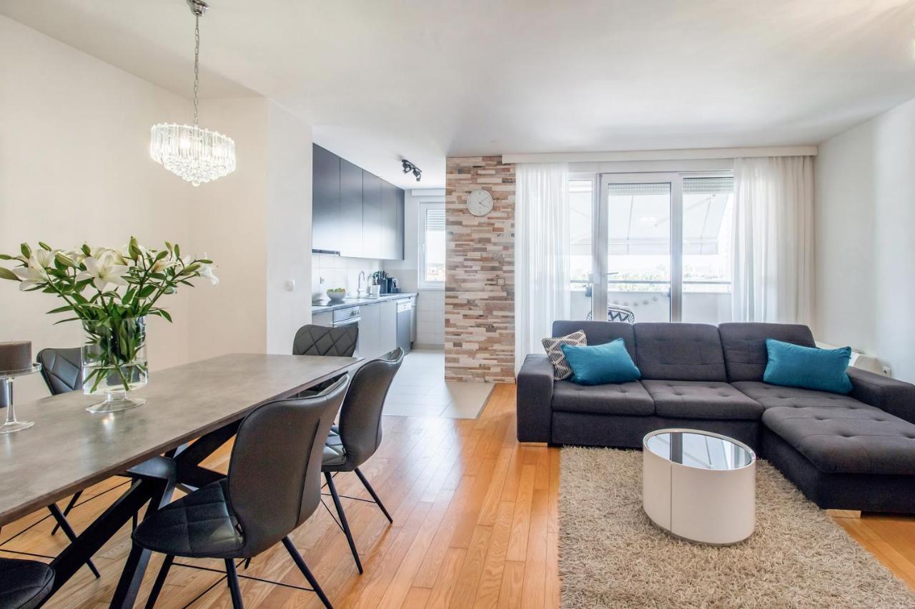 Apartment Montesa Zadar With Free Parking And Balcony Exterior photo